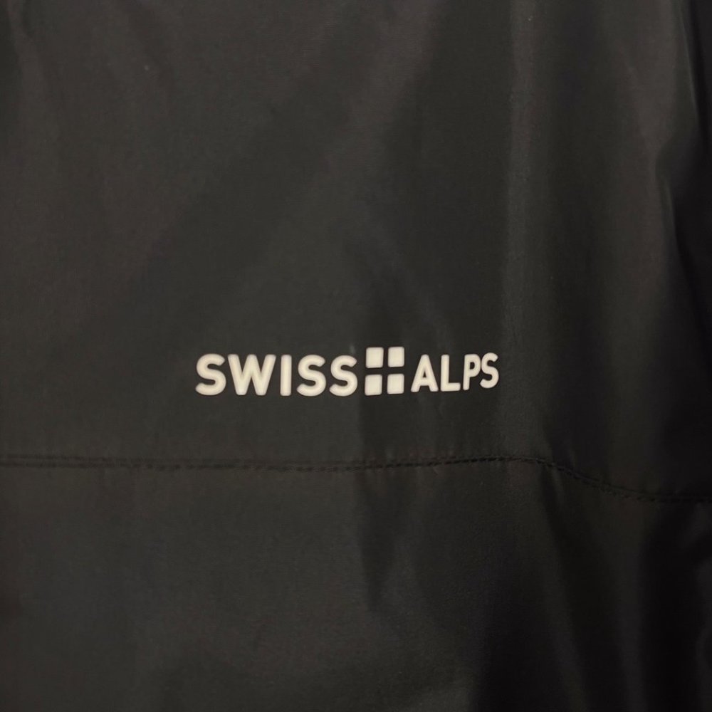 Swiss Alps Lightweight Water and Wind Resistant Hooded Jacket NWT - Picture 3 of 9